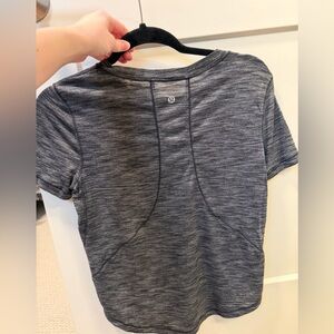 lululemon athletica Charcoal Heather Short Sleeve Tee